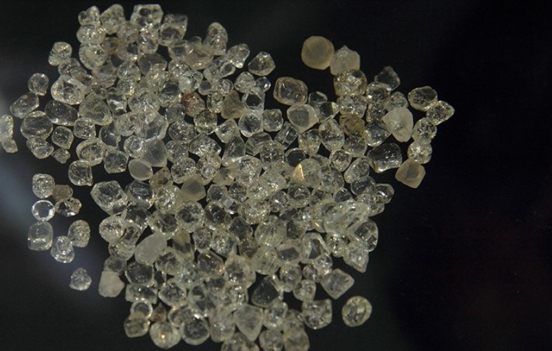 Lunda-Norte: SIC apreende mais de 700 diamantes de vários quilates