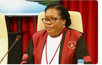 Vice-presidente do Tribunal Supremo acusada de burla de terreno