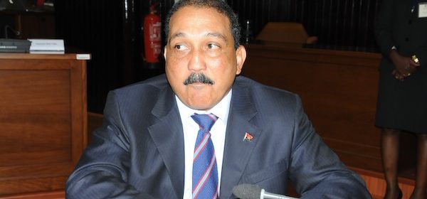 Razões pessoais levam Jú Martins a sair da subcomissão de revisão dos estatutos do MPLA