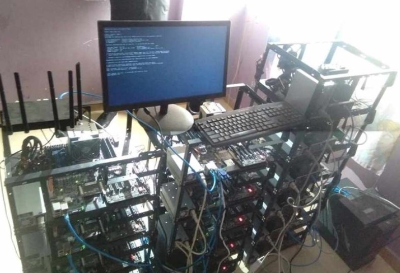 Detido engenheiro chinês que instalou vários equipamentos de mineração de criptomoeda no País