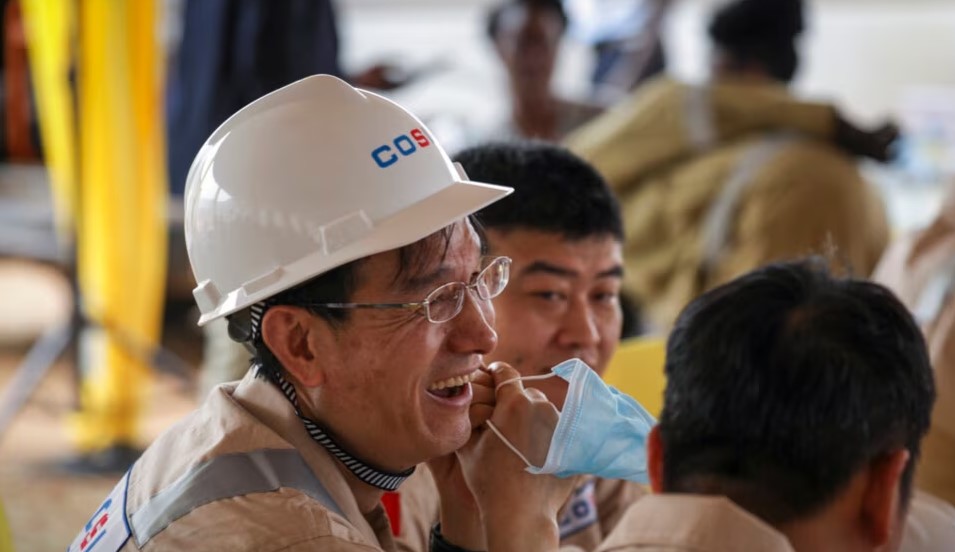 Empresa chinesa obriga angolanos a trabalhar 11 horas sete dias por semana