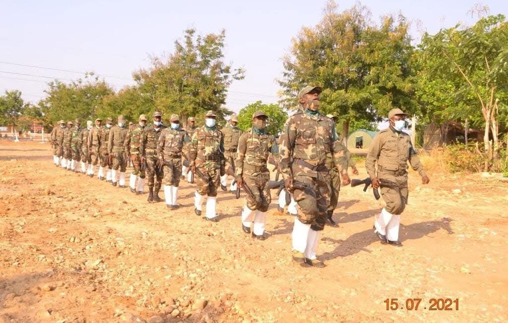 Militares da Casa Militar do Cuando Cubango que ganham nas folhas estão há 4 anos sem receber salários