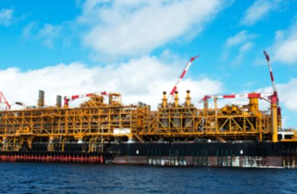 ANGOLA MENOS 627 MILHÕES USD NO I SEMESTRE:Investimento estrangeiro no oil & gas afunda 14% para 3,9 mil milhões USD
