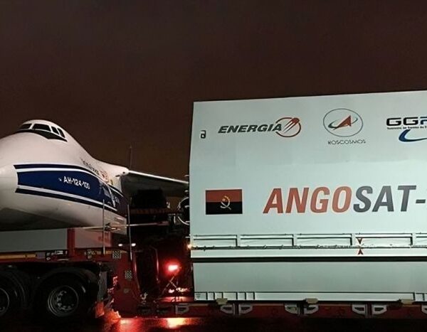 Angola investe em mais um satélite