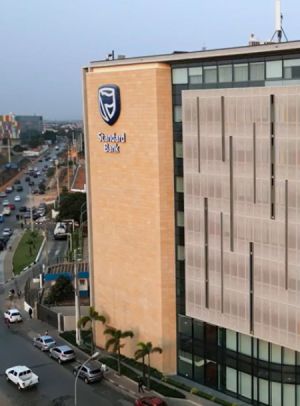 Bancos com origem estrangeira lucram 165,150 mil milhões de kwanzas