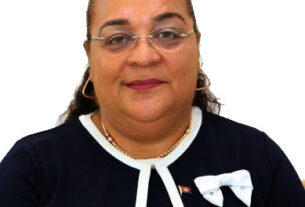 Governo recua e adia aumento de 10% nos salários da função pública previsto para Janeiro