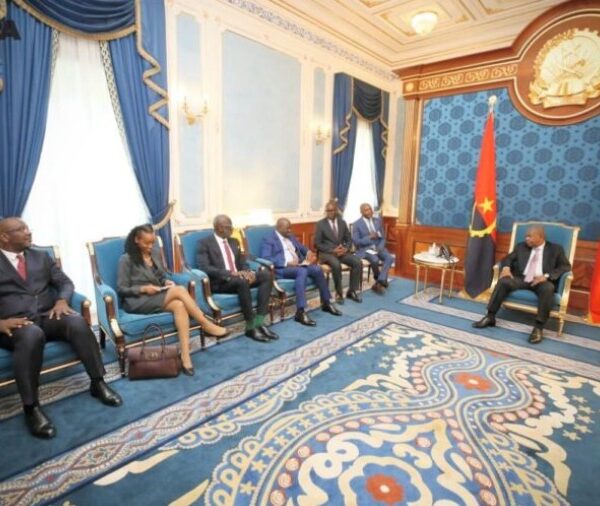 PR CONCEDE AUDIÊNCIA A EMPREENDEDOR IVOIRIENSE