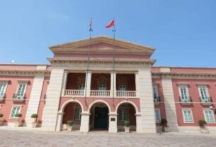 A um ano de deixar o Palácio, João Lourenço prevê gastar 696,3 milhões kz em consultoria e imagem