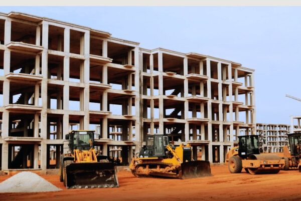 Gastos com bens, serviços e obras dos ministérios 15 vezes superiores ao OGE 2026