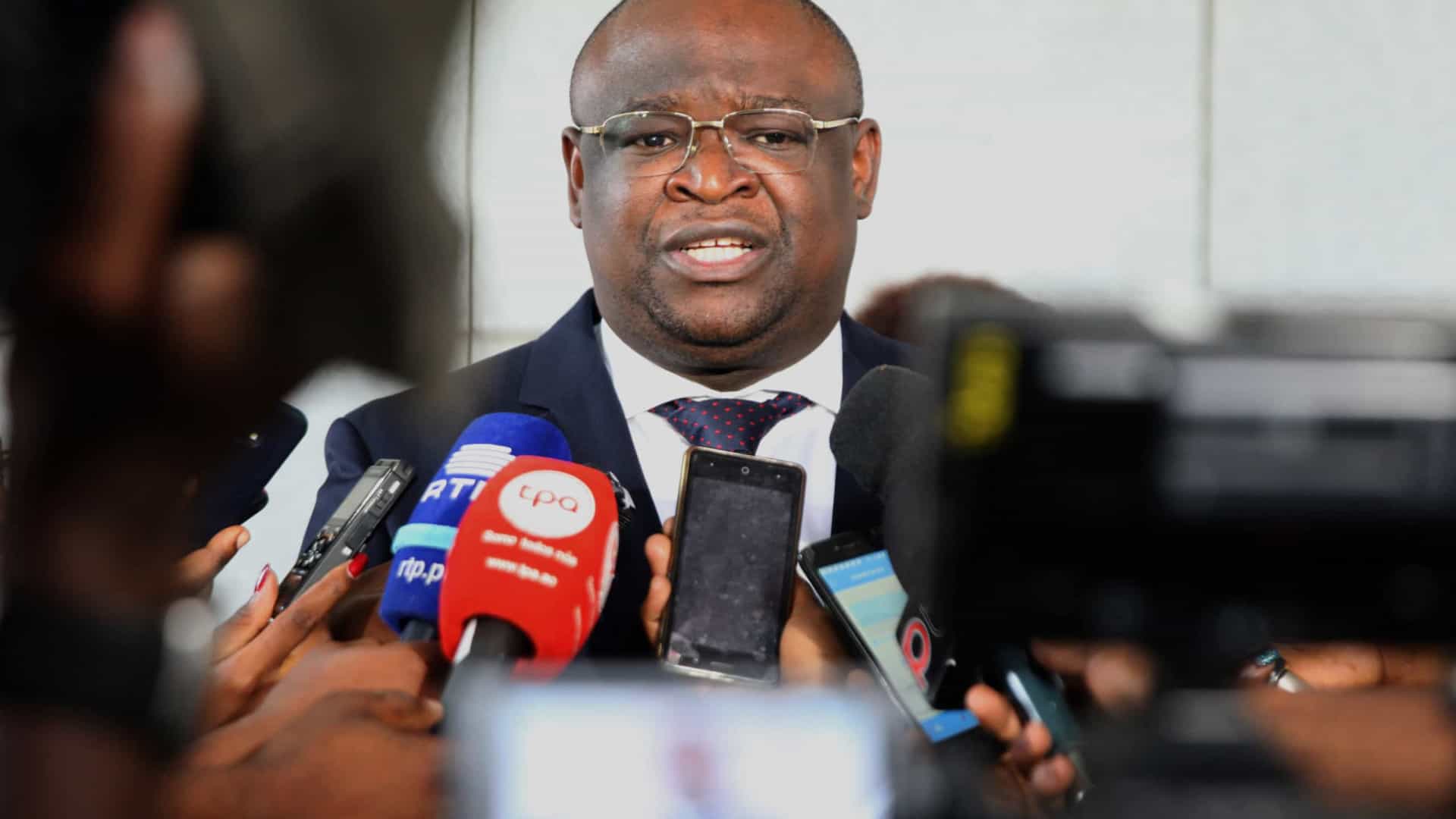 Ministro trava implementação de fábrica de passaportes