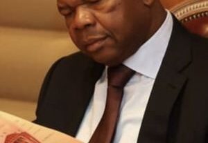 Ajustes directos disparam 200% e chegam aos 8,9 biliões de kwanzas