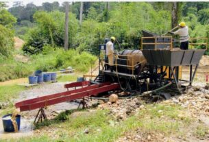 Emprego industrial cai 2,71%, enquanto indústria extractiva mantém sector instável