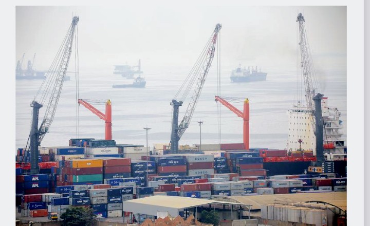 País já gastou mais de 4 mil milhões USD em importações no primeiro trimestre