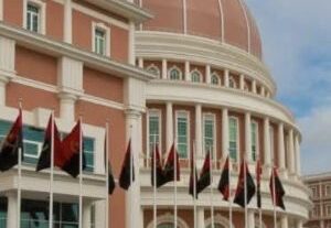 Angola quer travar as fake news com força de lei