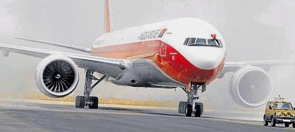 TAAG: Cancelamento de voos no fim-de-semana deixou centenas de passageiros retidos em Windhoek – Companhia garante que avião para acomodar todos os passageiros está a caminho