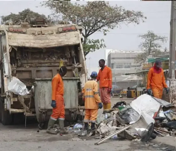 PR autoriza 81,6 mil milhões Kz para limpeza e saneamento em Luanda