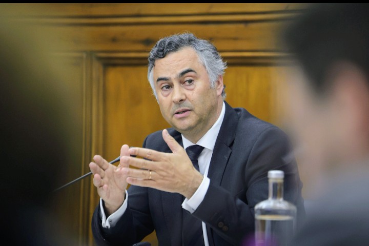 Director da Escola Portuguesa sai de Macau para Luanda. Ministro admite dificuldades na contratação de docentes portugueses