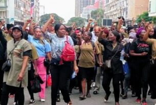 Mais de 1.500 trabalhadores da fábrica de uniformes das FAA saem à rua e denunciam salários de miséria