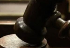 Homem condenado por burla com fundos entre Angola e Portugal