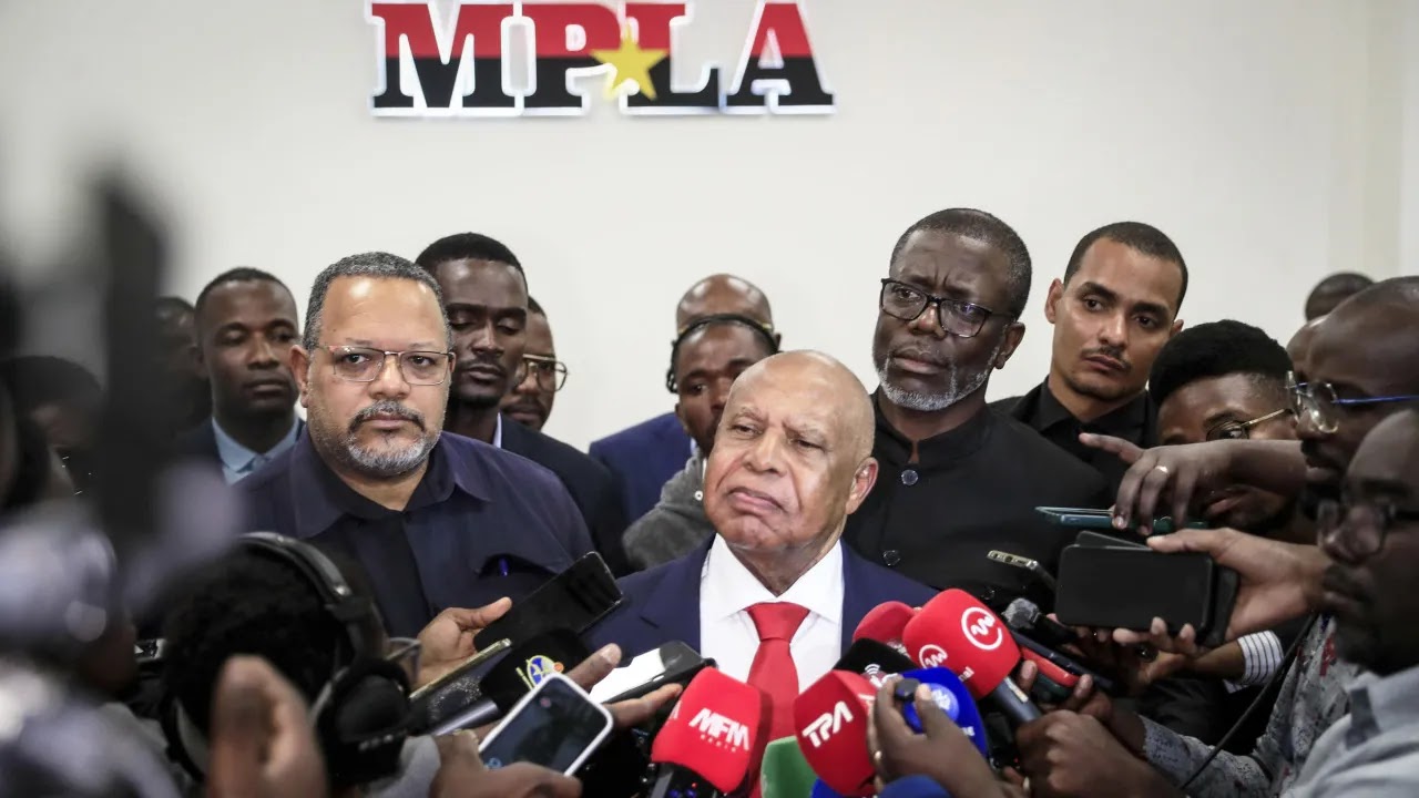 HIGINO CARNEIRO LEVA MPLA AO TRIBUNAL CONSTITUCIONAL