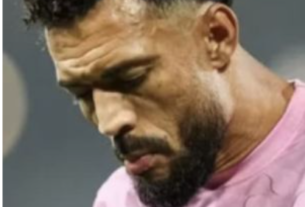 Vozinha obrigado a mudar nome na camisola para jogar no Chile