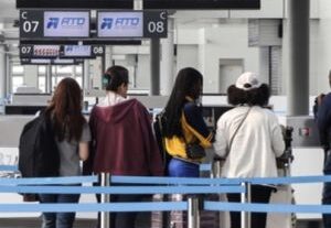 Seis em cada 10 angolanos já pensou emigrar e têm Europa como destino preferido