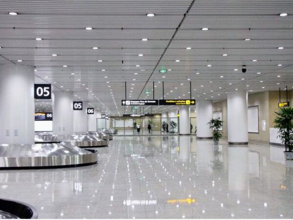 Mais de 3 mil milhões USD foram investidos em aeroportos que se tornaram ‘elefantes brancos’