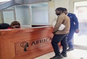 CIDADÃO ERITREU DO SUPERMERCADO AFRICANA DESCONTO ACUSADO DE AGREDIR E CUSPIR NO ROSTO DE FUNCIONÁRIO ANGOLANO