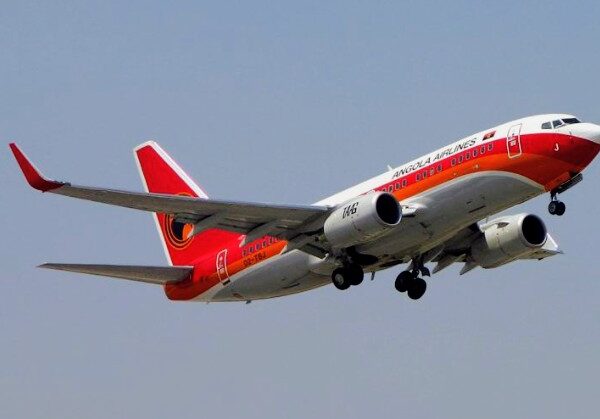 TAAG prepara venda do Boing 737 a companhia cabo-verdiana