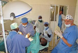 Presidente da República autoriza gastos de 26,5 milhões de dólares para contratar 341 médicos sem concurso público